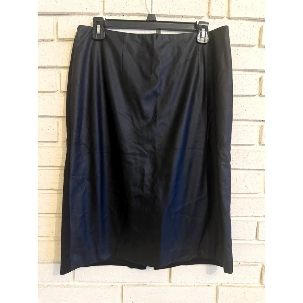 Susan Graver‎ Faux Leather Skirt with Ponte Back- Black Size 10